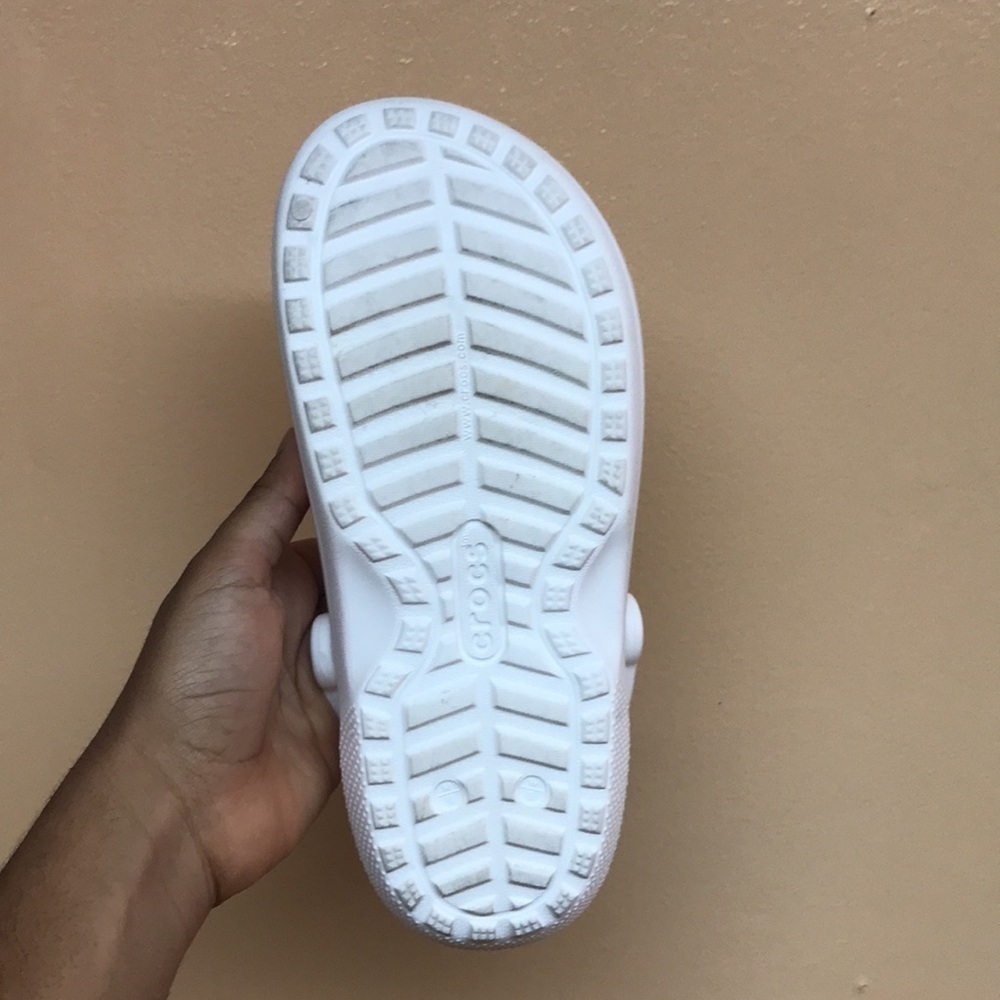 Crocs Classic White Faux Fur Interior - Picture 12 of 17